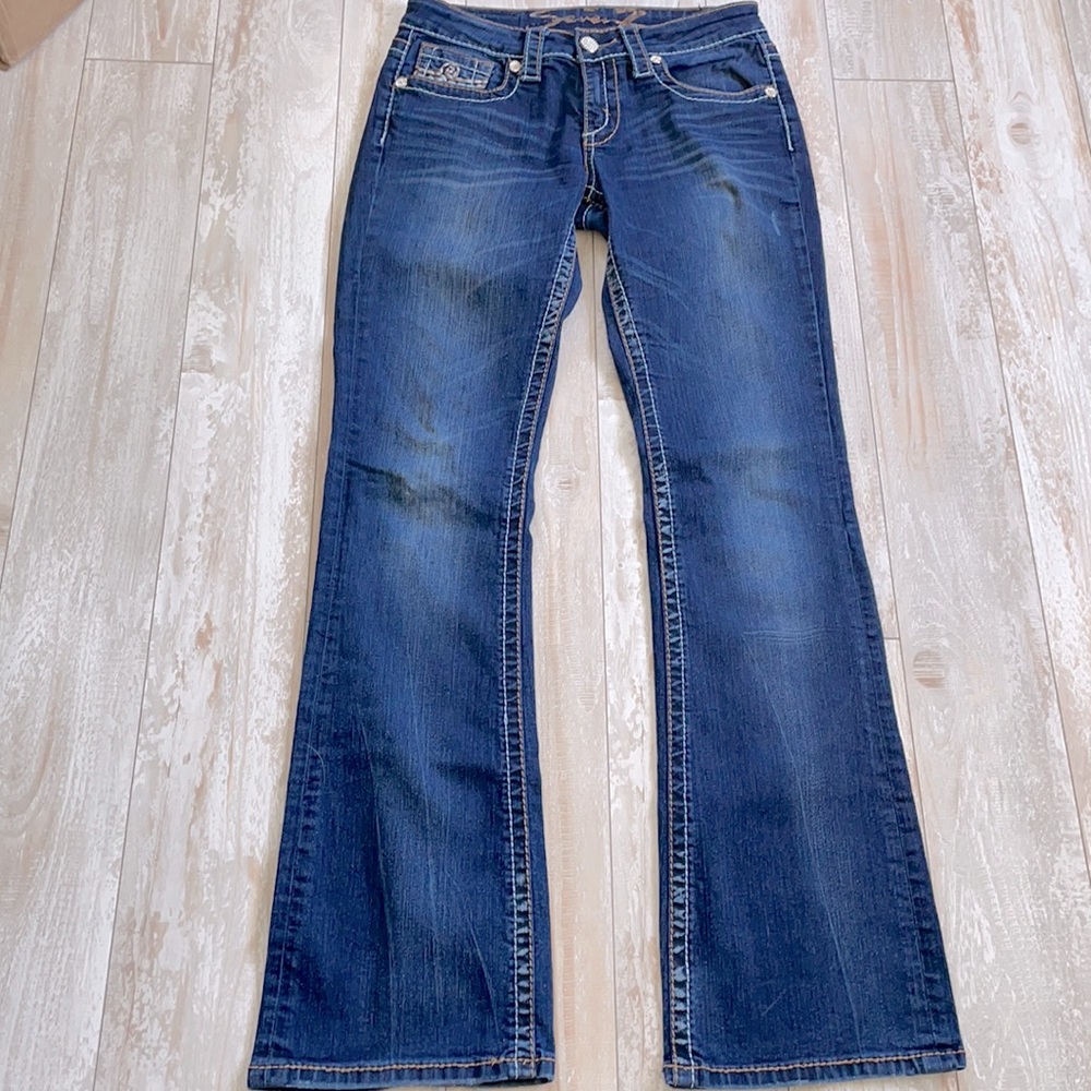 Seven7 blue jeans